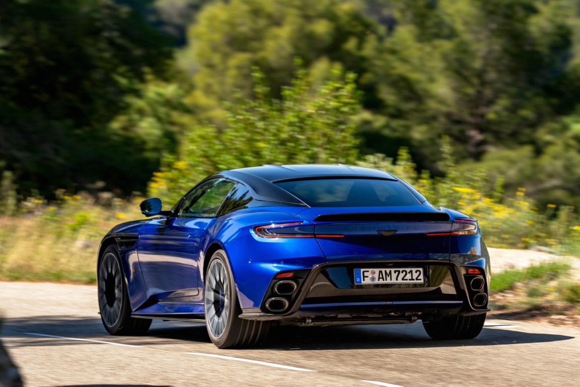 Aston Martin DB12 S (Automatic)